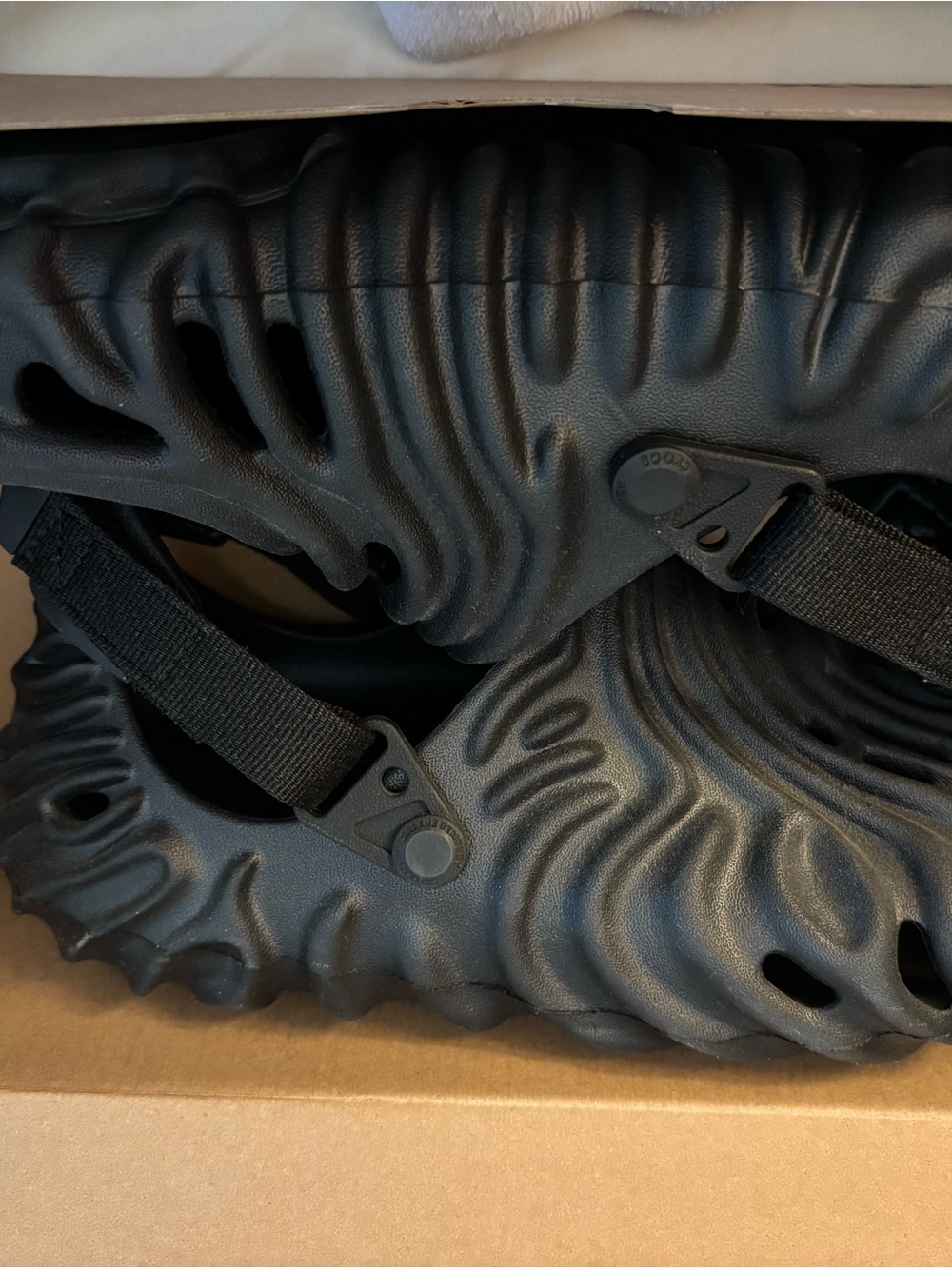 CROCS Classic All-Terrain Black Foam Clogs